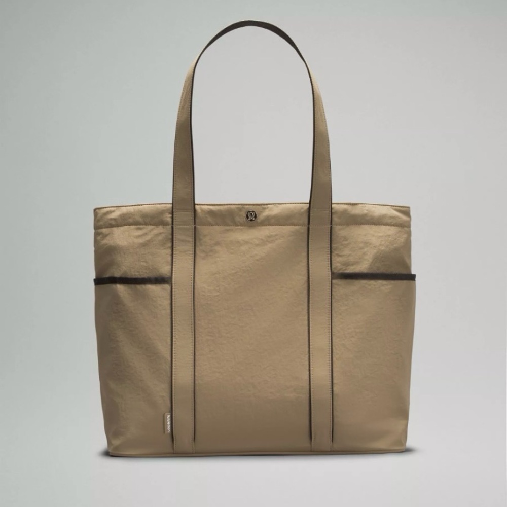 Lululemon Daily Multi-Pocket Tote Bag 20L- Rare Color- Fawn Brown/Black Lining